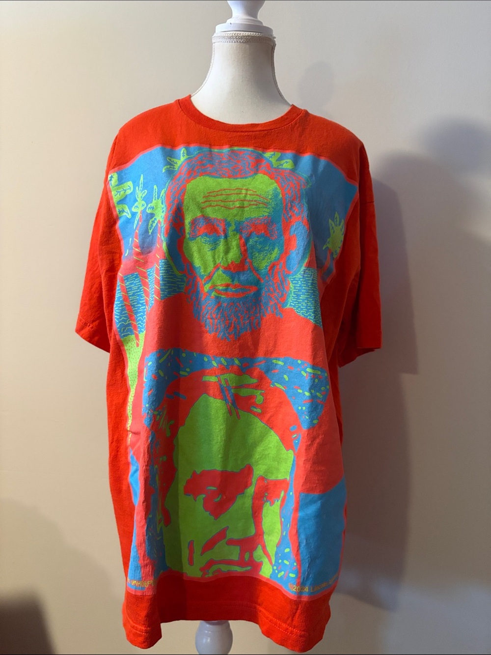Bayside Abraham Lincoln Pop Art Graphic Pre Shrunk Cotton Short Sleeve Tee. XL